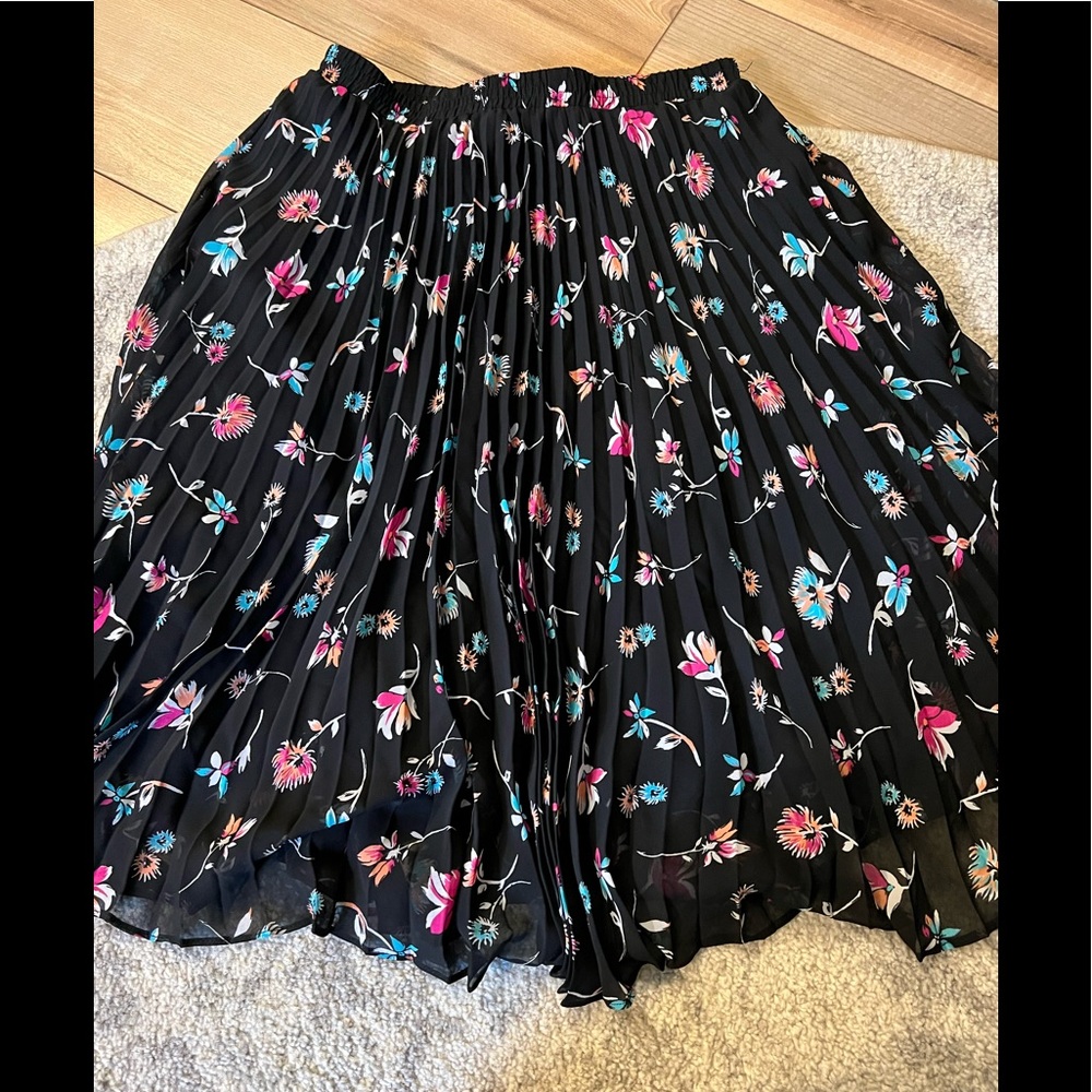 Lord And Taylor Pleated MIDI Skirt